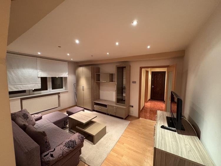 Apartament cu 2 camere semidecomandat în Central