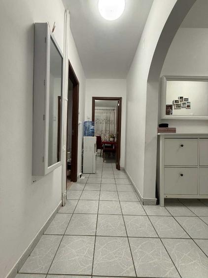 Apartament cu 2 camere decomandat în Baba Novac