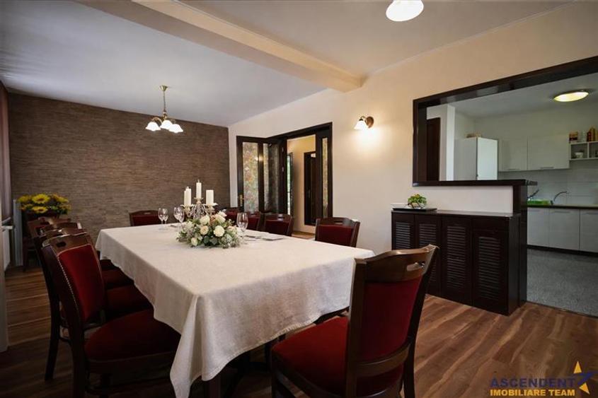 Casă individuală cu 5 camere cu Teren 1700 Mp în Timișu de Sus