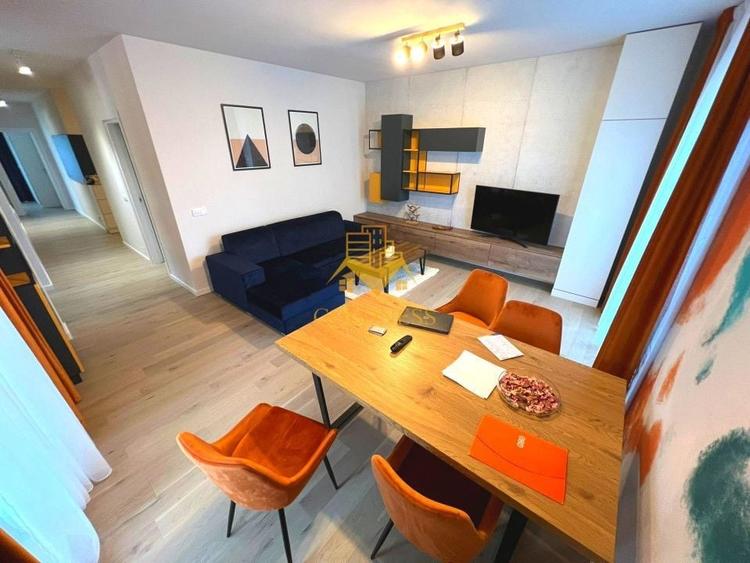 Apartament cu 3 camere semidecomandat în Mărăști