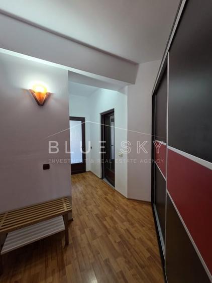 Apartament cu 3 camere decomandat, mobilat în Central