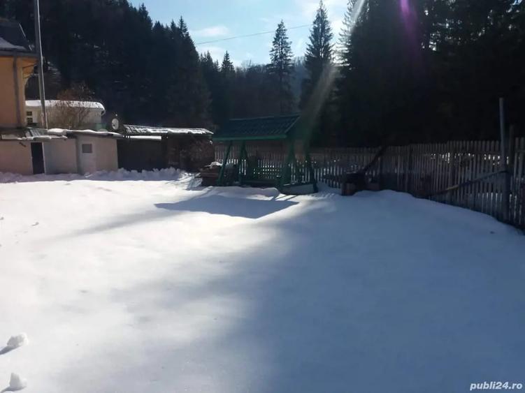Casă cu 5 camere cu Teren 550 Mp în Lepșa