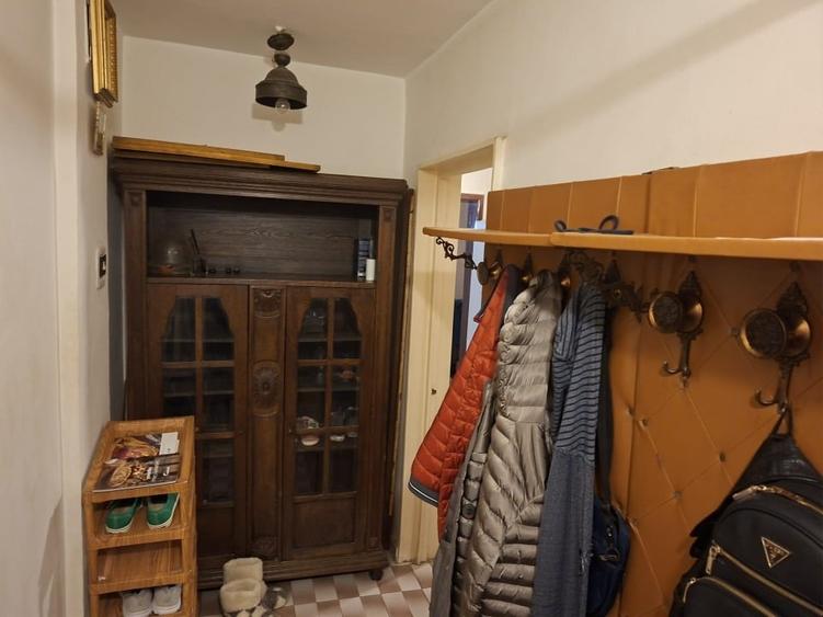 Apartament cu 3 camere decomandat, mobilat în Lujerului