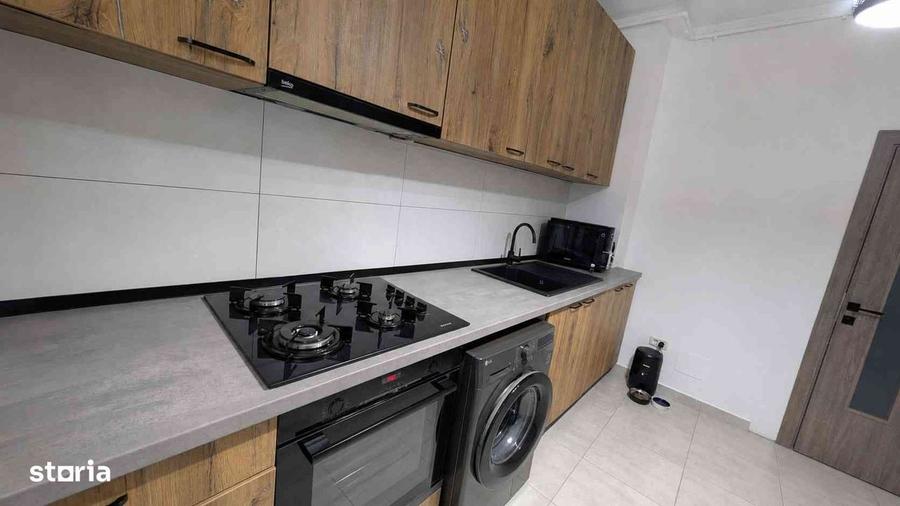 Apartament cu 3 camere decomandat în Central