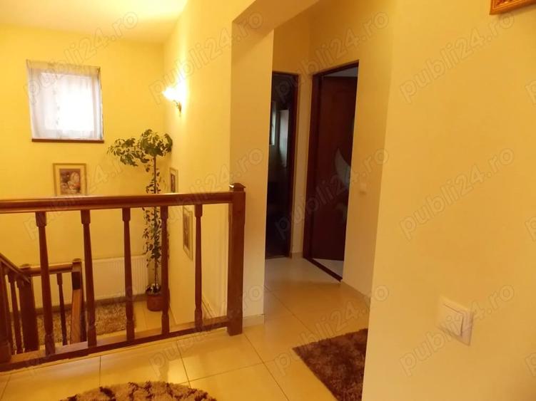 Casă cu 5 camere cu Teren 380 Mp în Central