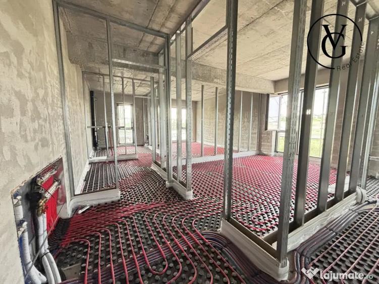 Apartament cu 4 camere decomandat în Central