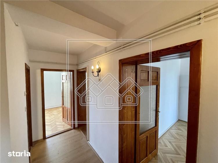 Apartament cu 3 camere în Ultracentral