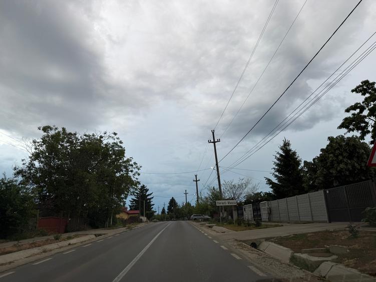 Teren Construcții intravilan de 1000 mp, în Adunații-Copăceni