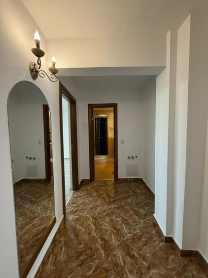 Apartament cu 3 camere decomandat, mobilat în Bragadiru
