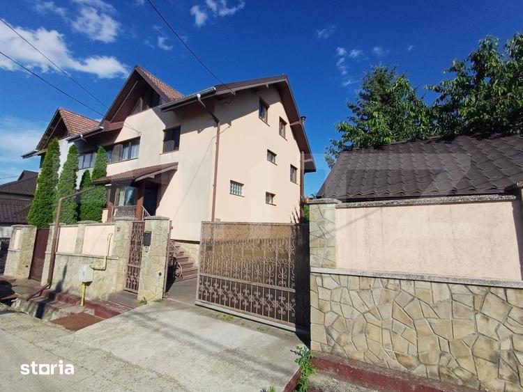 Casă cu 5 camere cu Teren 400 Mp în Obcini