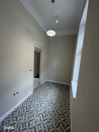 Casă cu 3 camere cu Teren 300 Mp în Central