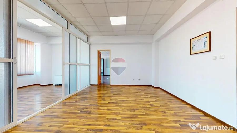 Spațiu comercial, de 110 mp, în Centrul Civic