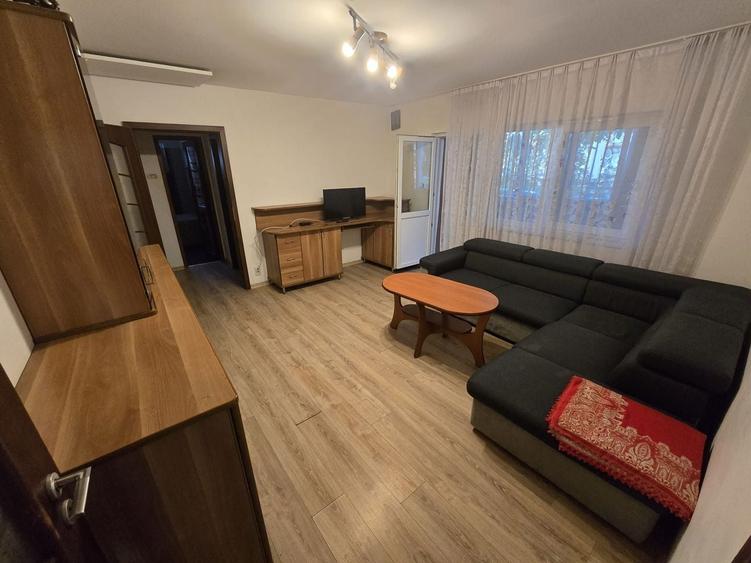 Apartament cu 2 camere semidecomandat, mobilat în Girocului