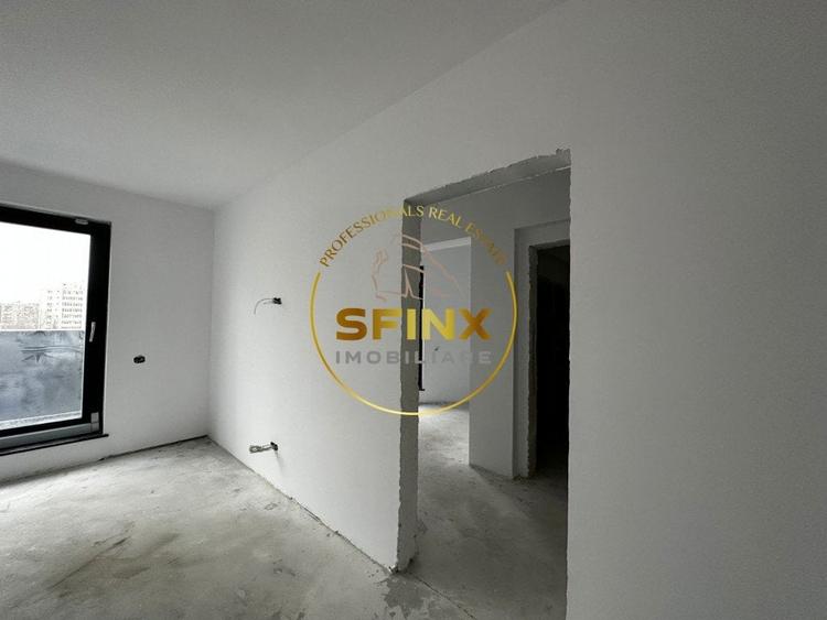 Penthouse cu 6 camere decomandat în Mihai Bravu