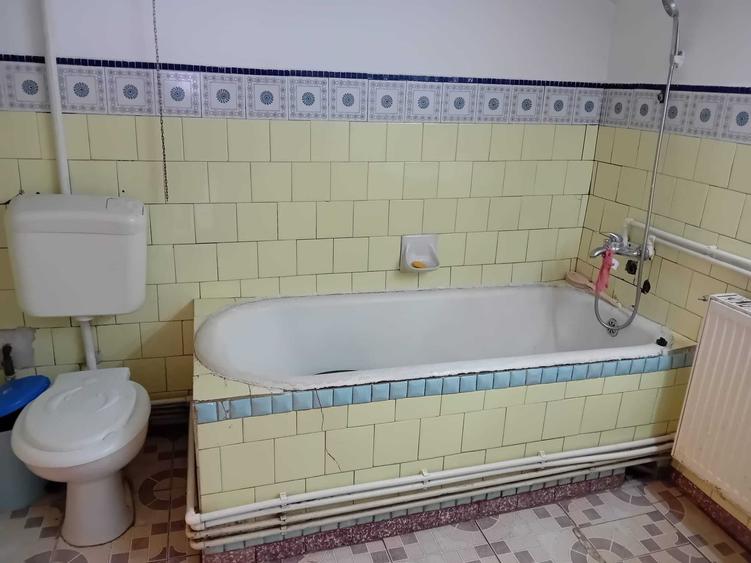 Casă cu 3 camere în Central