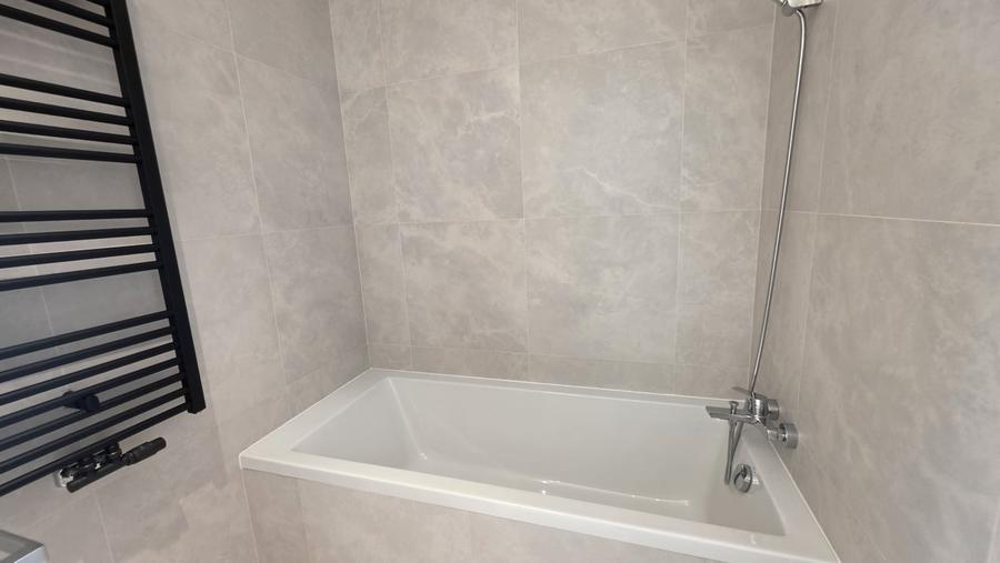 Apartament cu 3 camere decomandat, mobilat în Barbu Văcărescu
