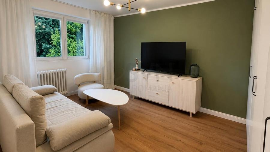 Apartament cu 2 camere semidecomandat, mobilat în Victoriei