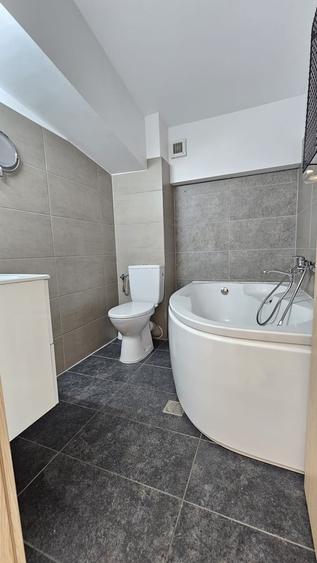 Apartament cu 3 camere decomandat în 1 Decembrie 1918