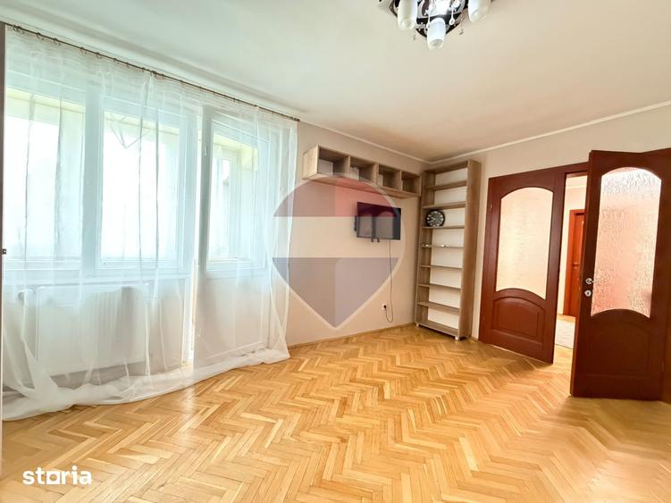 Apartament cu 3 camere în Decebal