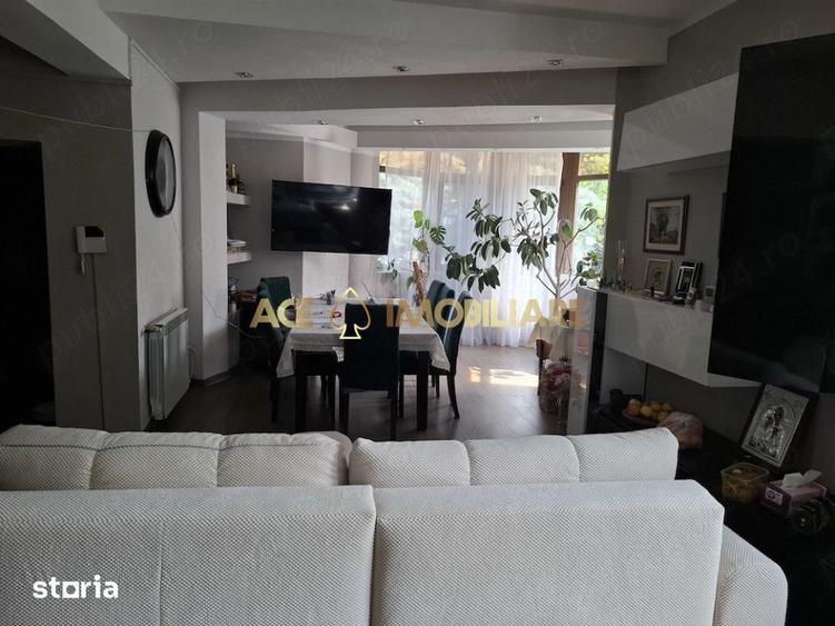 Casă cu 6 camere cu Teren 500 Mp în Tei