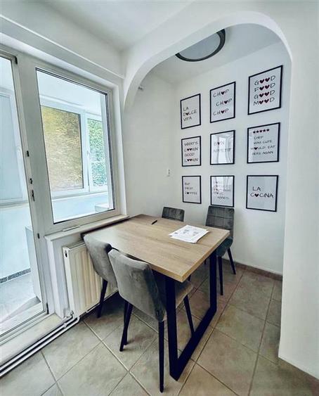 Apartament cu 3 camere decomandat, mobilat în Dealul Cetății