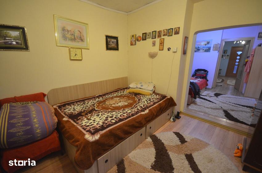 Casă cu 4 camere cu Teren 600 Mp în Andronache