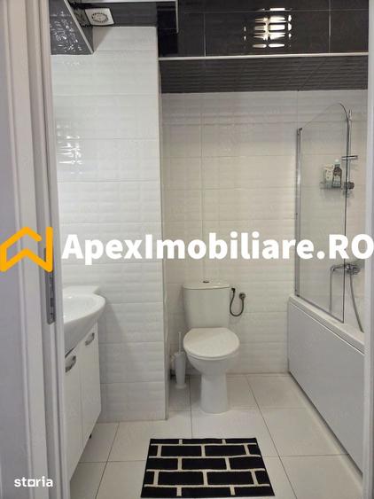 Apartament cu 3 camere semidecomandat în Dămăroaia