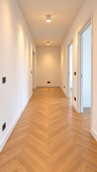 Apartament cu 4 camere decomandat în Mihai Bravu