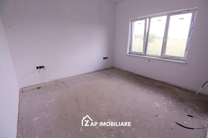 Casă individuală cu 5 camere cu Canalizare în Corunca