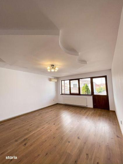 Casă cu 4 camere cu Teren 390 Mp în Trei Stejari