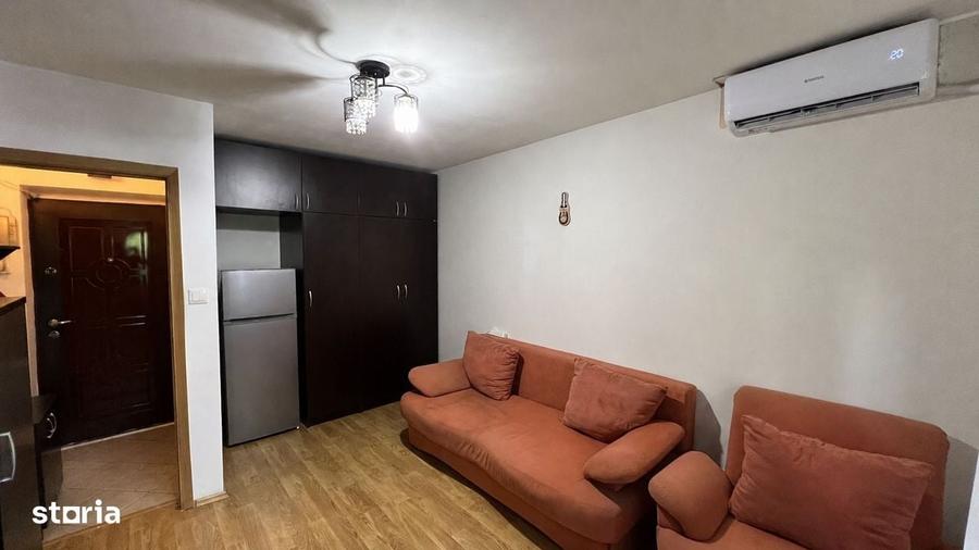 Apartament cu 2 camere semidecomandat în Gorjului