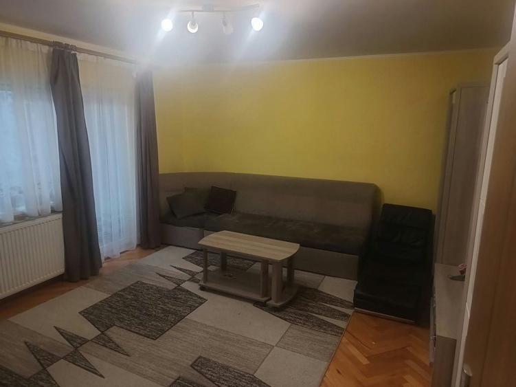 Apartament cu 4 camere decomandat în 6 Vânători