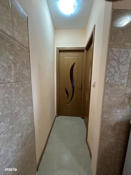Apartament cu 2 camere semidecomandat în Onești