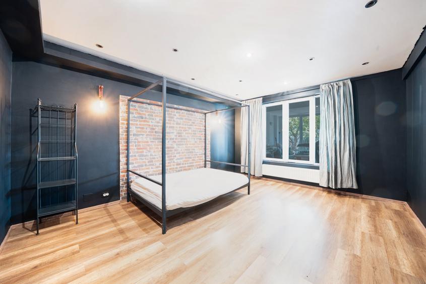 Apartament cu 3 camere semidecomandat, mobilat în Mihai Bravu