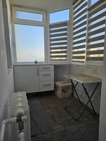 Apartament cu 2 camere decomandat în Trocadero