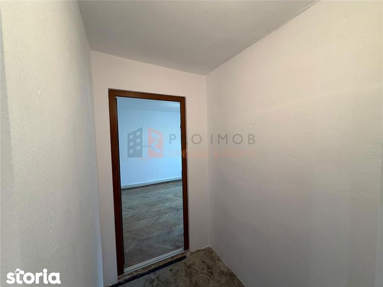 Apartament 3 camere cf 2 decomandat Zona Micro 14 - 14
