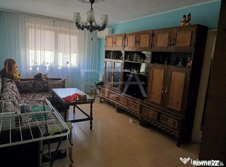 Apartament cu 4 camere semidecomandat în Crângași