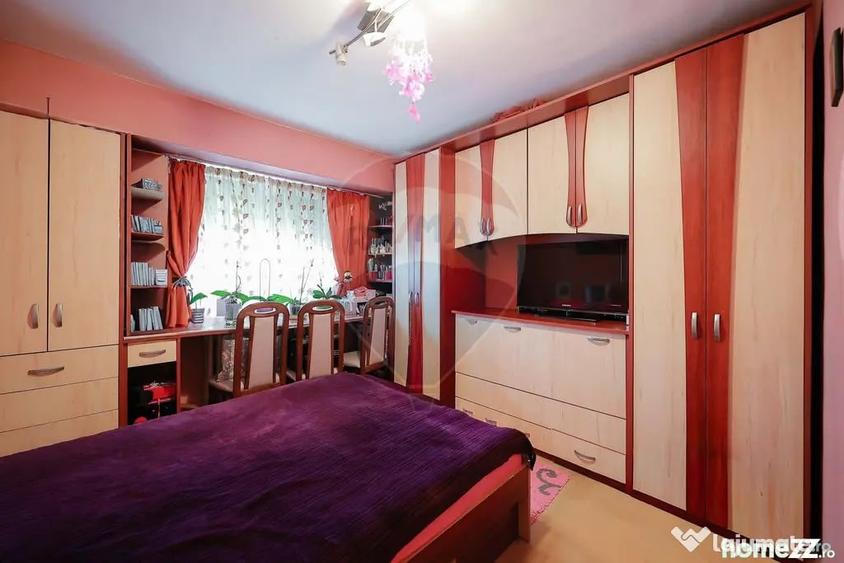 Apartament cu 4 camere decomandat în Rogerius