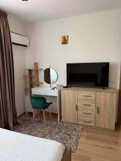 Apartament cu 3 camere semidecomandat, mobilat în Miroslava