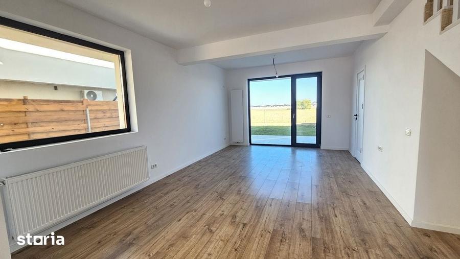 Casă cu 4 camere cu Teren 310 Mp în Tunari