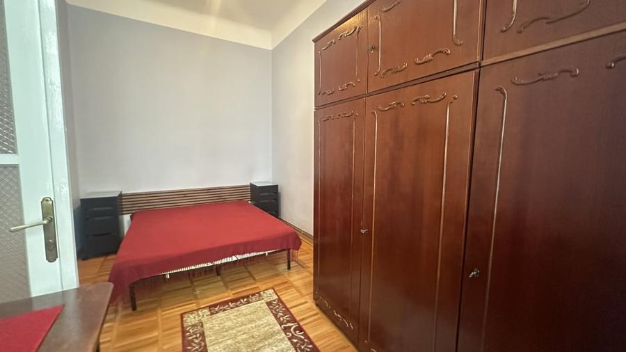 Apartament cu 3 camere semidecomandat, mobilat în Ultracentral