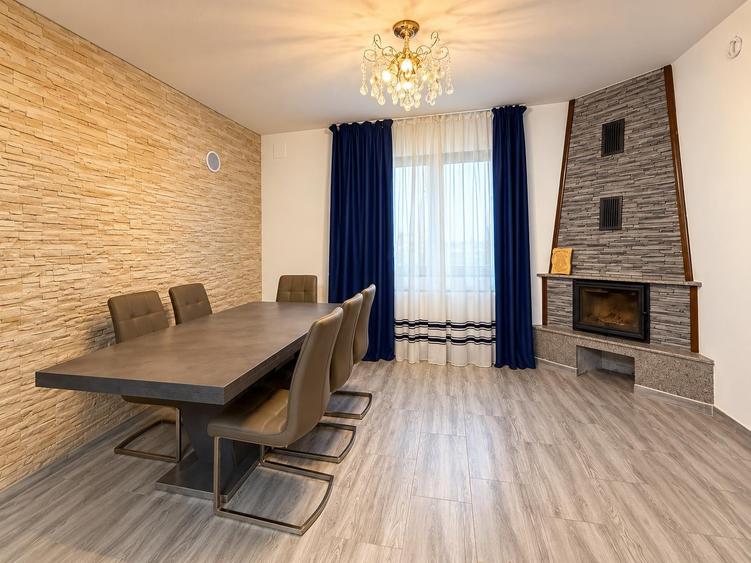 Casă individuală cu 4 camere cu Garaj în Periferie