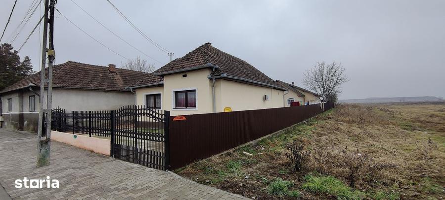 Casă cu 5 camere cu Teren 2000 Mp în Central