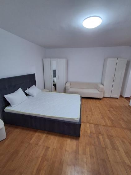 Piata Muncii, Decebal, Calarasilor - 7