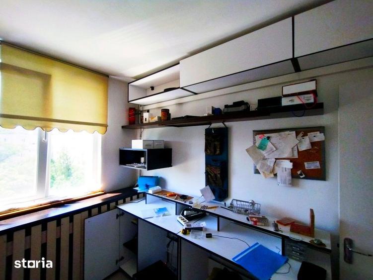 Apartament cu 3 camere semidecomandat în Titan