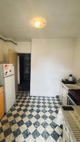 Apartament cu 3 camere decomandat în Lipovei
