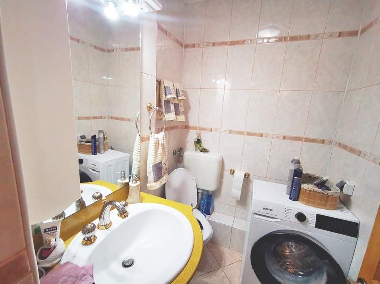 Vanzare 4 cam modern,complet renovat 100 mp, boxa si parcare ADP zona Parlament - 12