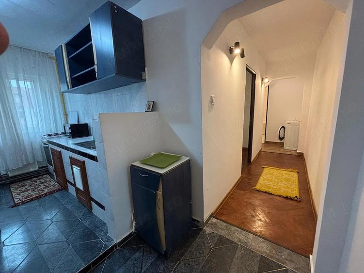 Apartament cu 2 camere decomandat în Girocului