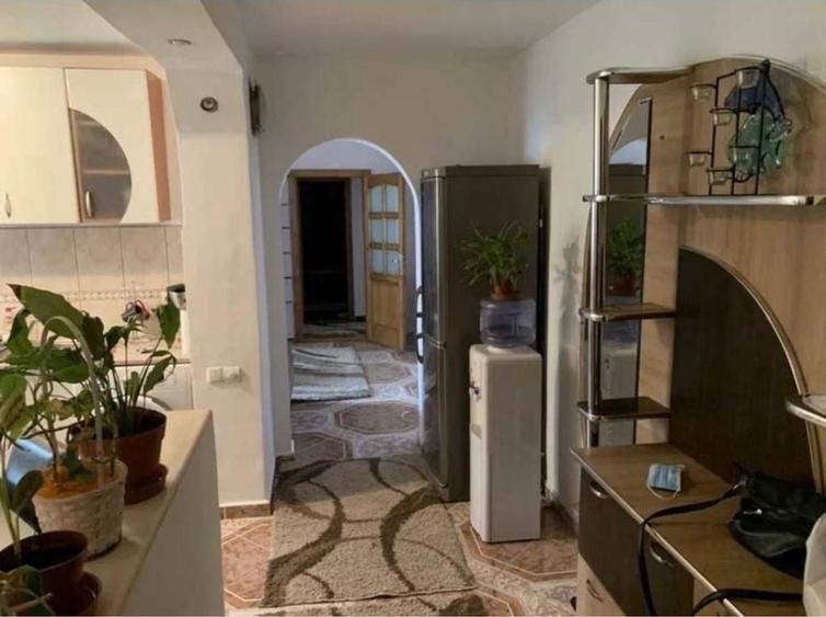 Apartament cu 3 camere decomandat în Micro 16
