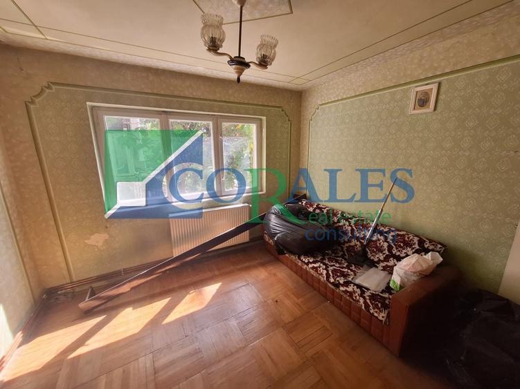 Apartament cu 3 camere decomandat în Lipovei